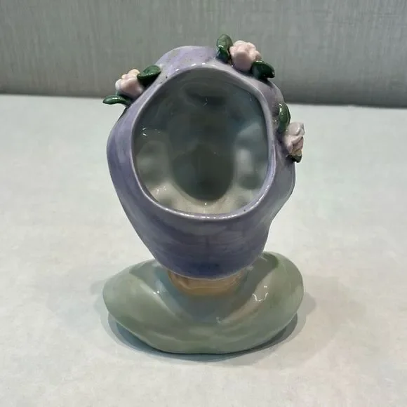Vtg Lady Head Bust Vase Brush Holder Lilac Purple Hat Flowers - Picture 2 of 7